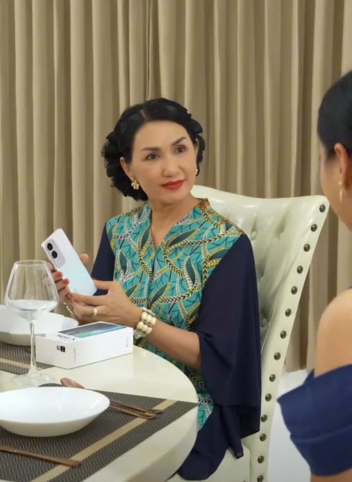 รับชมวิดีโอฉบับเต็มได้ที่นี่::แม่บ้านอยากเป็น สะใภ้เศรษฐี