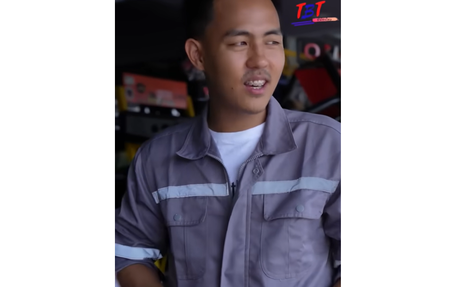 รับชมวิดีโอฉบับเต็มได้ที่นี่:: เหมยยอมทิ้งอนาคต เพราะช่างกระจอกๆคนนี้เหรอ
